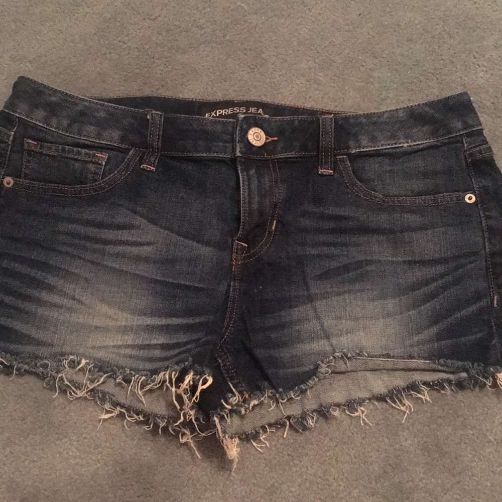 EXPRESS JEAN SHORTS ✨
